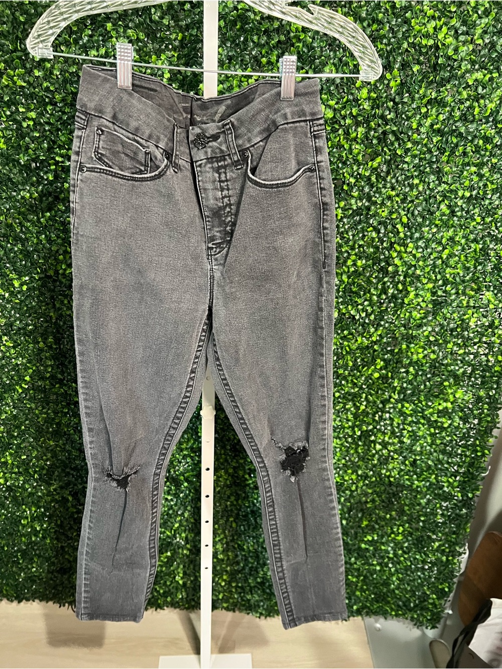 Seven7 Women's Gray Distressed Skinny Jeans